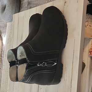 Man made black ankle boots size 8 by sport,